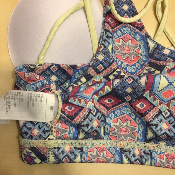 Hollister Medium Support Sports Bra - Picture 8 of 8